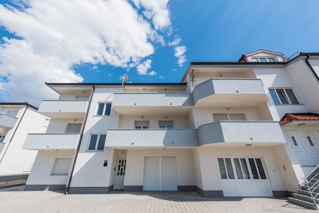 Apartments Marko Podstrana Esterno foto